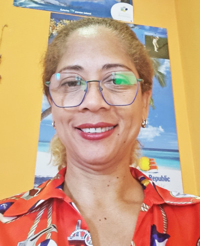 Primitiva from Aranjuez, Spain seeking for Man - Rose Brides