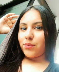 Adrielly photo