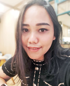 Retno photo