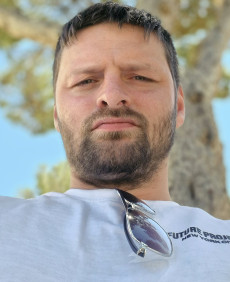 Max photo