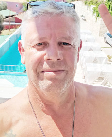 Henrik photo