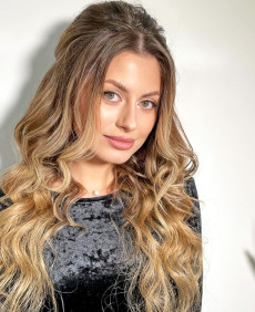 Juli photo